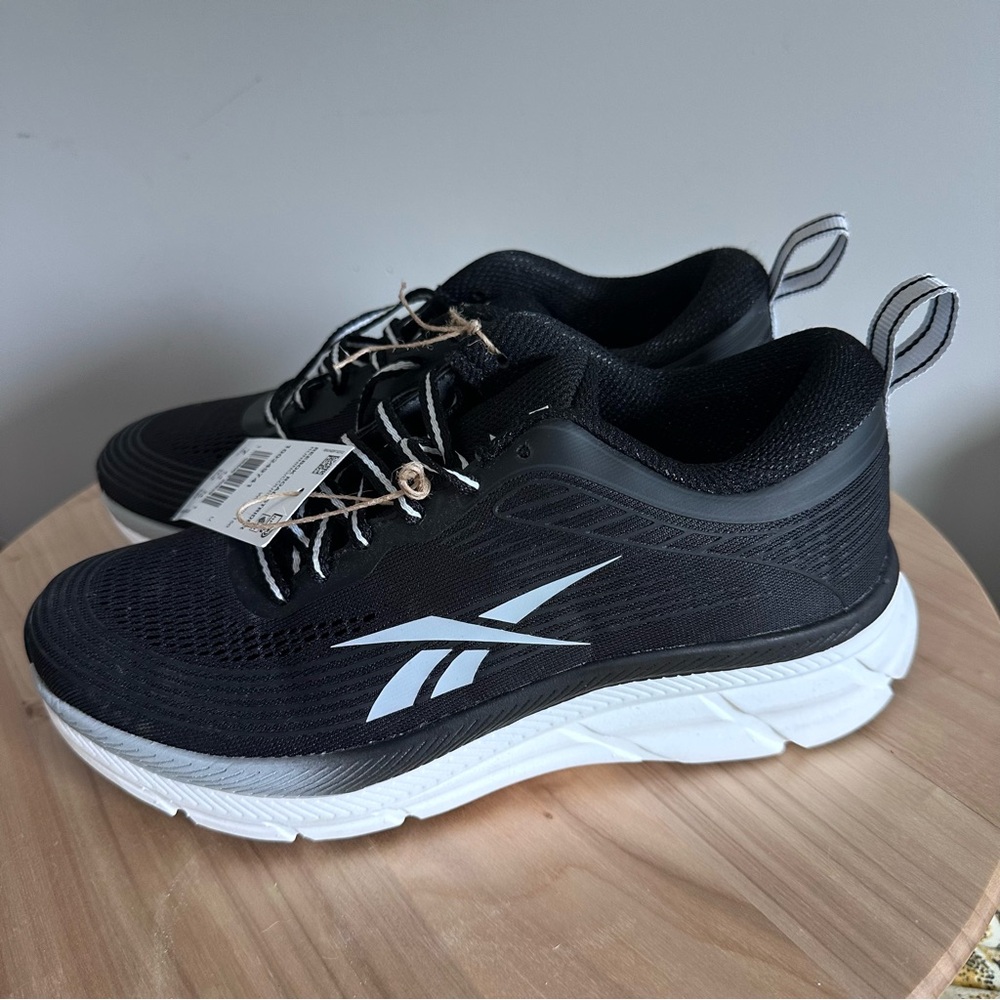 Reebok Road Strider  Black And Gray Running Shoe